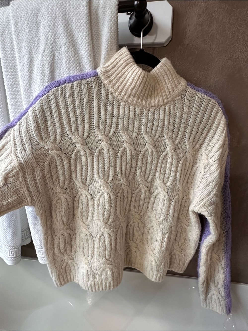 Vero Moda Cream Cable-Knit Turtleneck Sweater with Lavender Sleeves - Picture 2 of 6